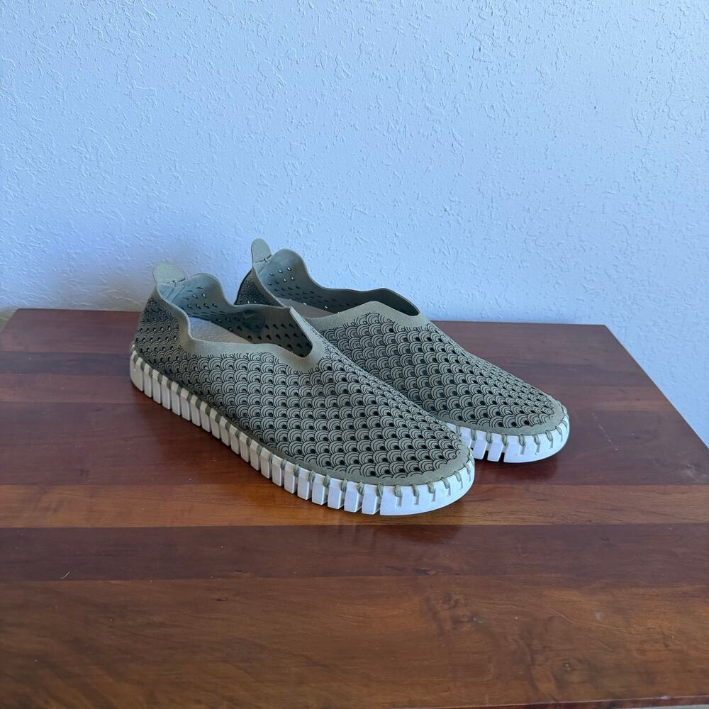Isle Jacobsen Tulip 139 Green Suede Perforated Slip On Sneaker Womens 40 Casual